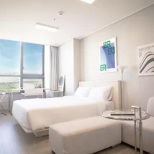 Uh Flat The Songdo South Korea